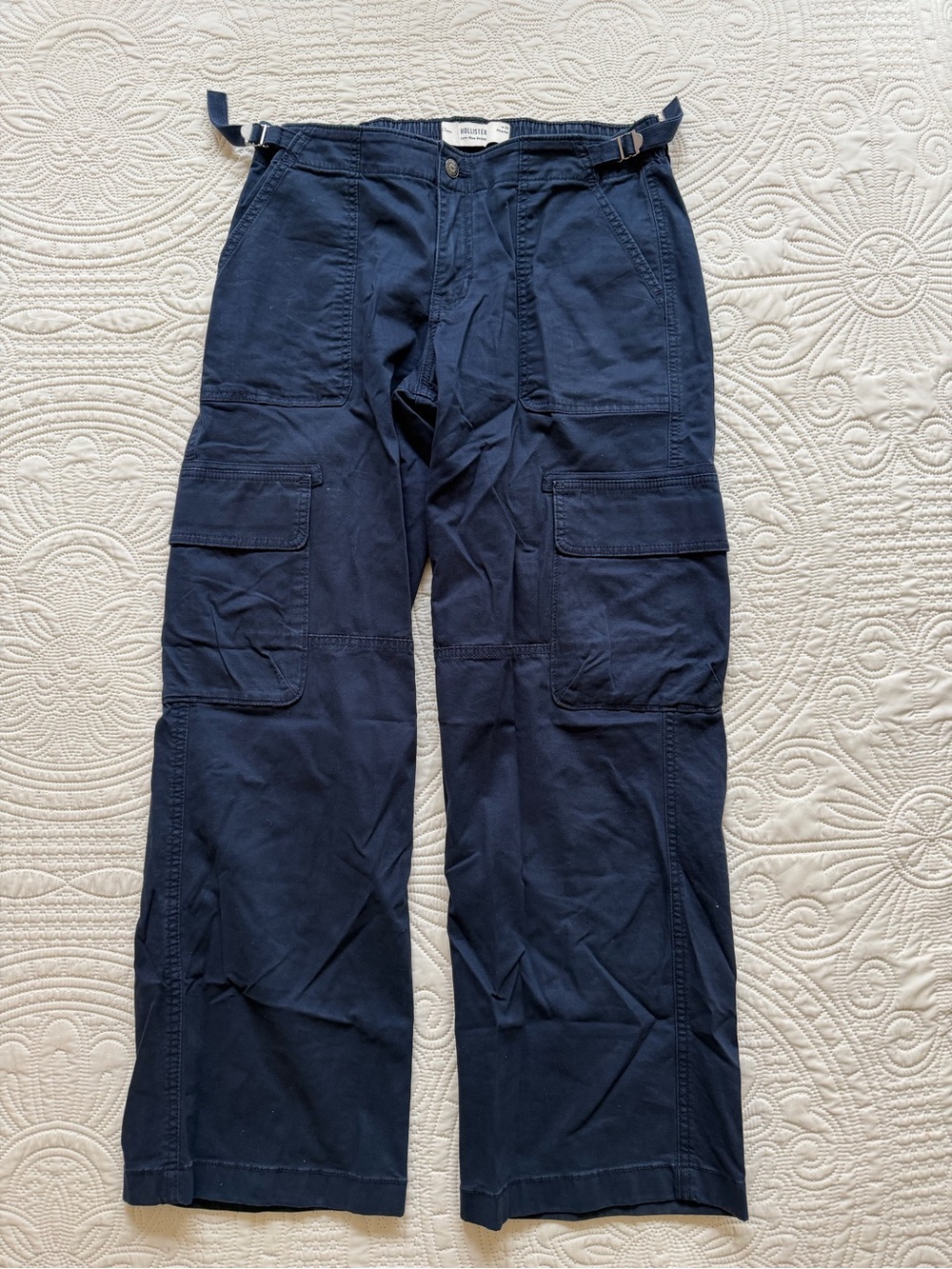 Hollister Lowrise Baggy Cargo Pants in Dark Blue
